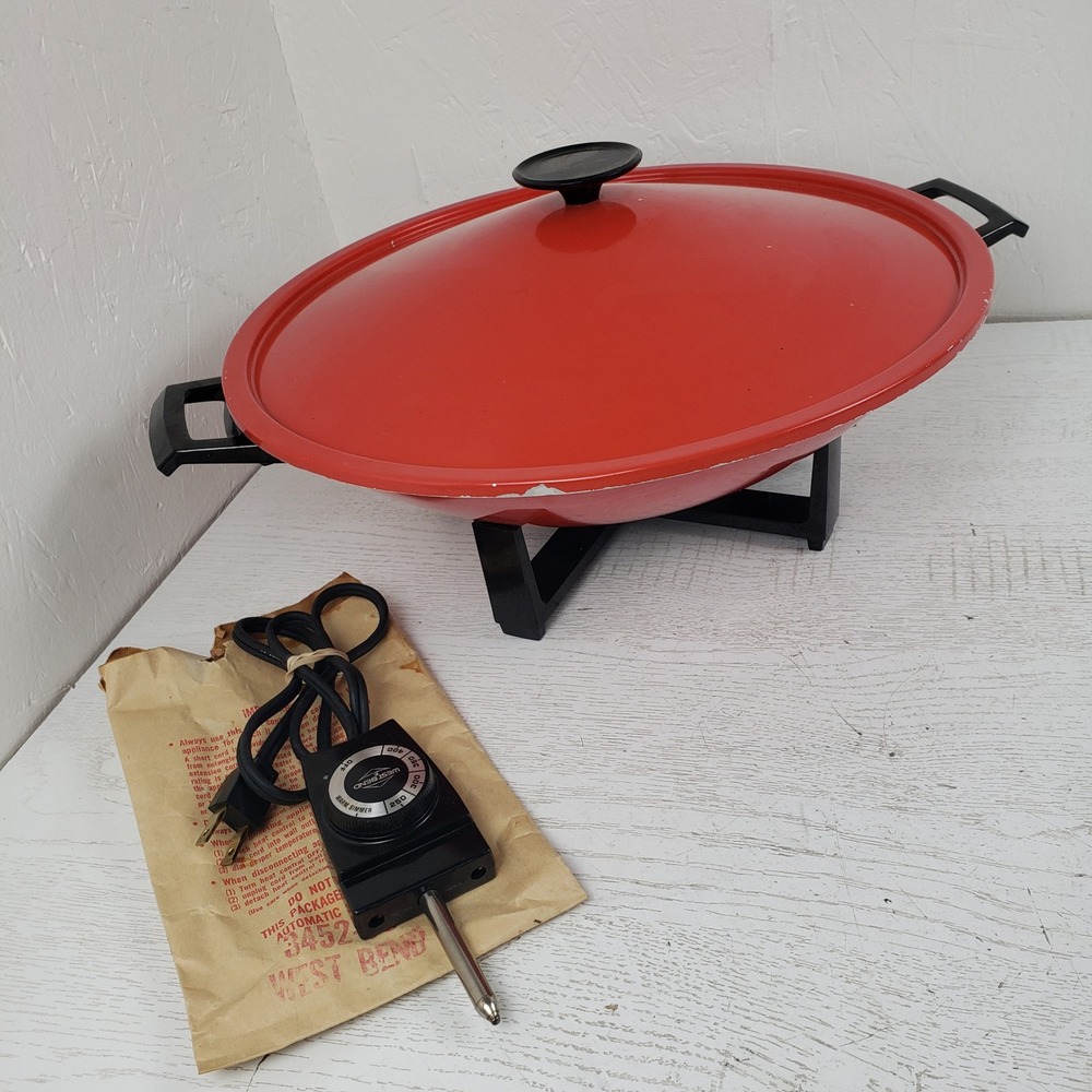 West Bend Electric Wok Red Vintage 1000W Model 5109 with Lid and Base Stand Nice